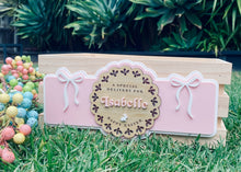 Load image into Gallery viewer, EASTER CRATE (PLAQUE ONLY) - VINTAGE COLLECTION (BOW DESIGN)